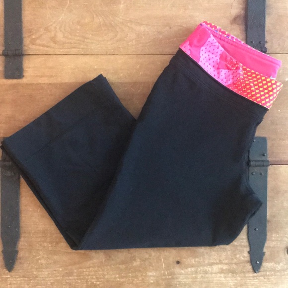 Nike Womens Black Workout/ Yoga Pants - Picture 2 of 6